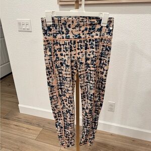 Sweaty Betty Patterned Leggings in Peach and Blue size medium